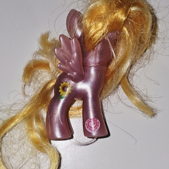 My Little Pony MLP G4 Pearlized Meadow Flower - Picture 2 of 4